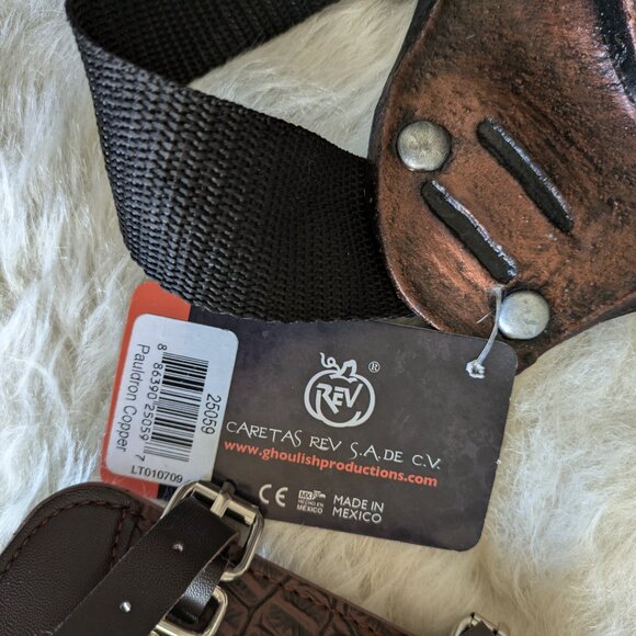 Costume Armor: shoulder and arm guard - Picture 3 of 4